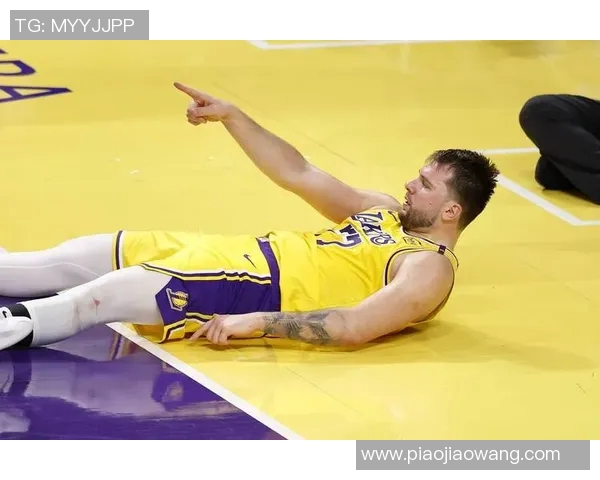 东契奇全能表现助力湖人客场逆转掘金詹姆斯贡献全面数据展现王者风范