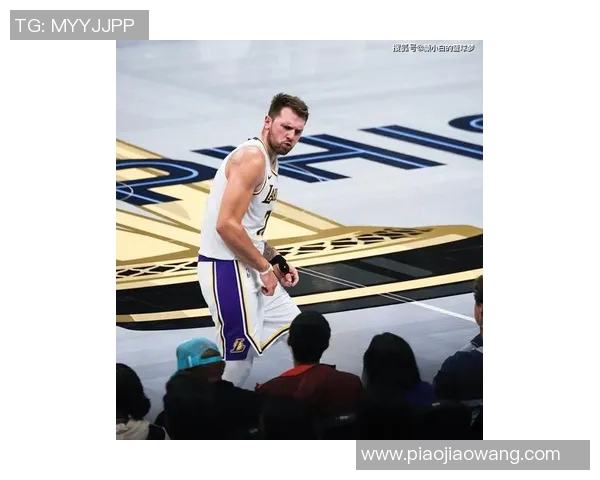 东契奇44+12+6里夫斯21+4+4 NBA杯湖人擒灰熊