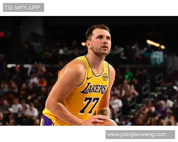 领先32分东契奇松懈太快！单节5失误遭疯狂追分 16中7湖人重返第五